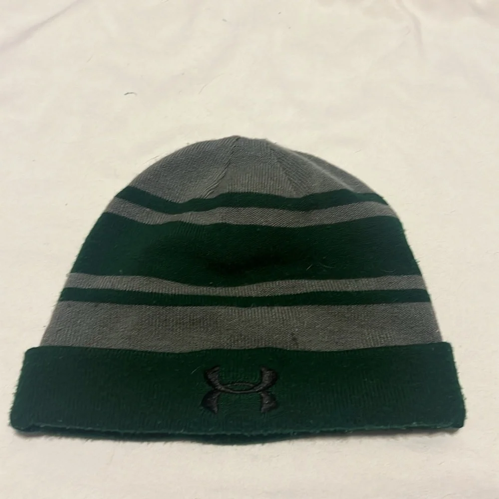 Under Armour northern Michigan wildcat gray/green winter hat